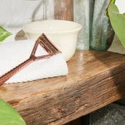Leaf Shave -  Razor with Pivoting Head